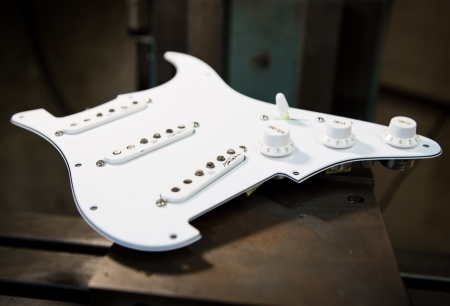 Hendrix-voodoo-pickguard-top-beauty-700x477@2x.jpg